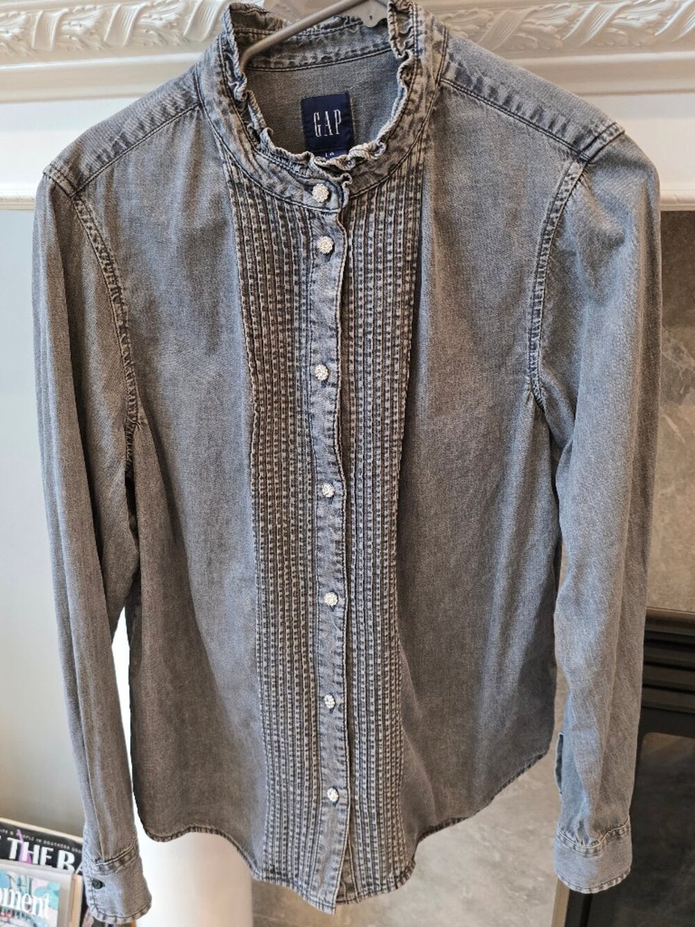 GAP Jeweled Pintuck Denim Button Up Grey Wash Shirt Size Large - Picture 10 of 10